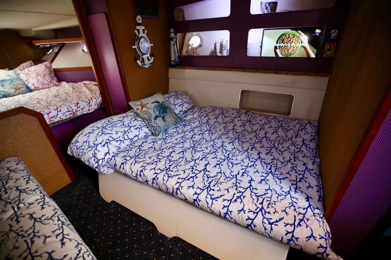 Piper'S Boat Hotel Alghero Botel