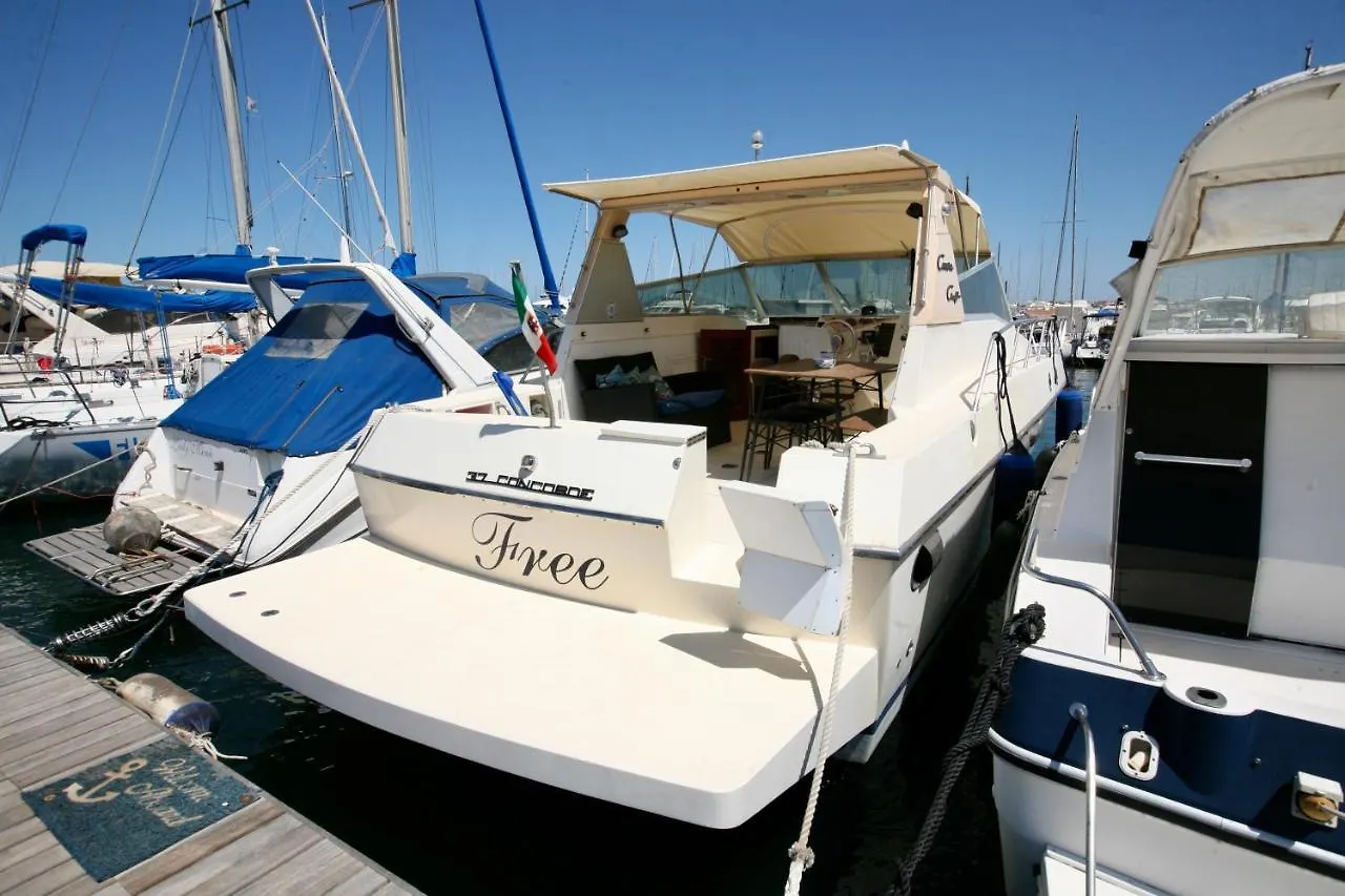 Piper'S Boat Hotel Alghero Botel